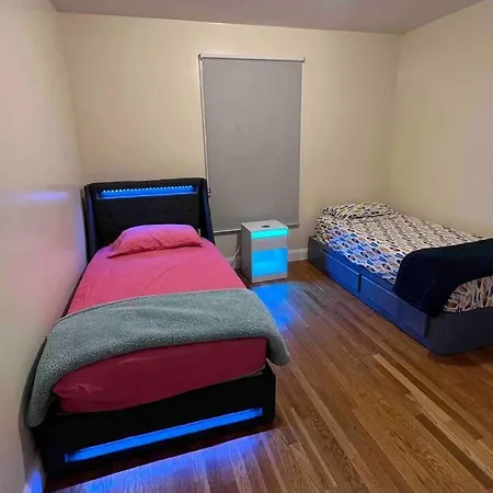 Family Friendly Nyc Access 7 Guests Apartment